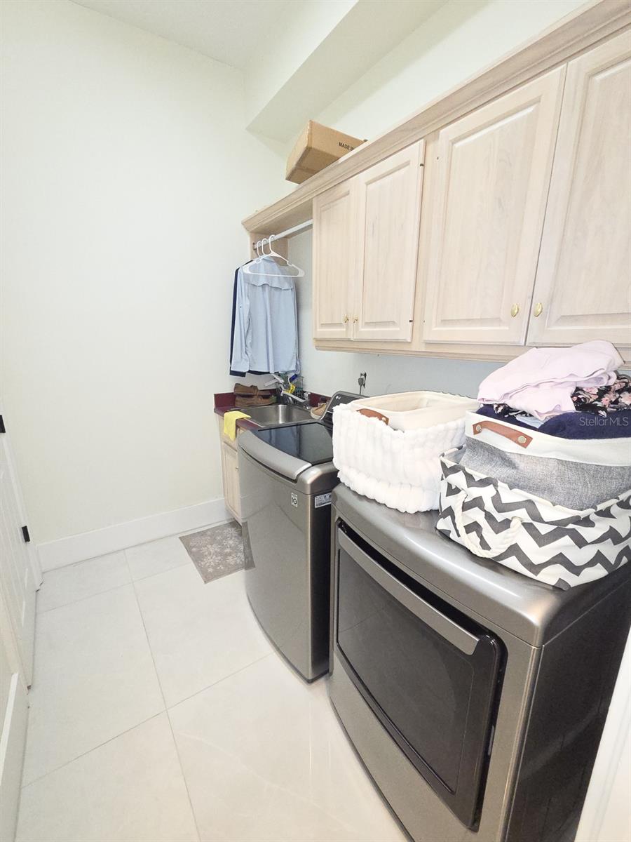 MARKHAM MEADOWS - Residential