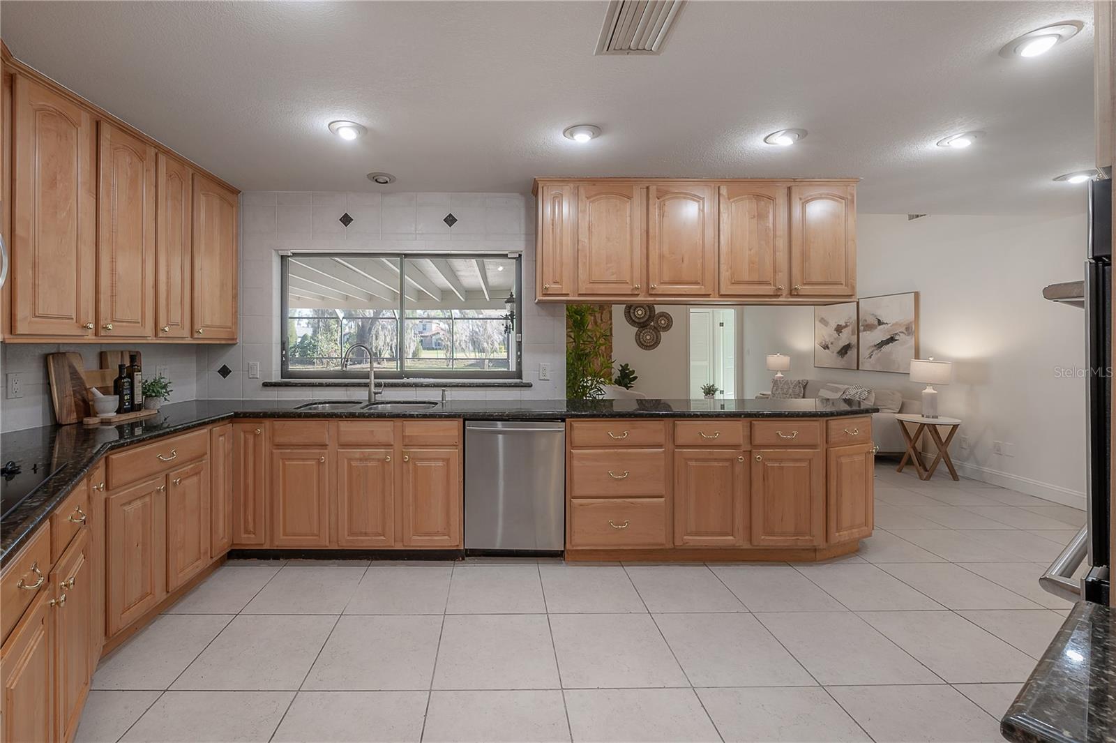 GARDEN GROVE - Residential