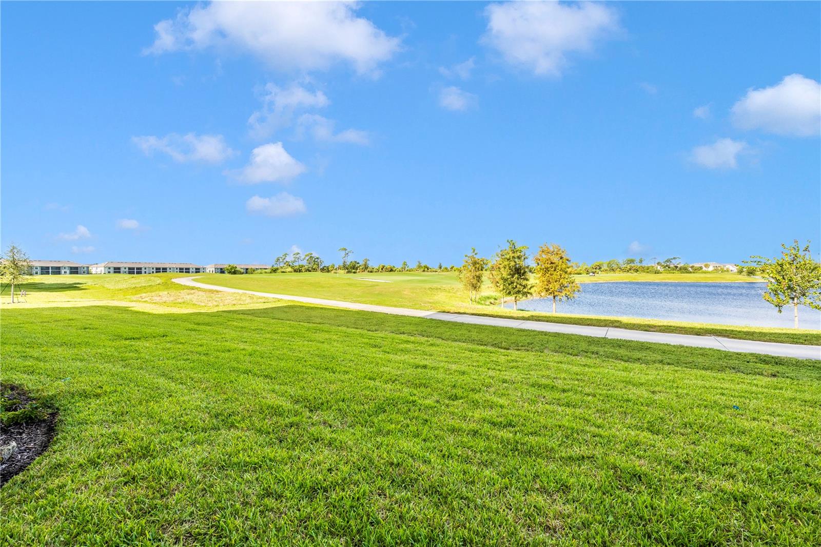 WELLEN PARK GOLF & COUNTRY CLUB - Residential Lease