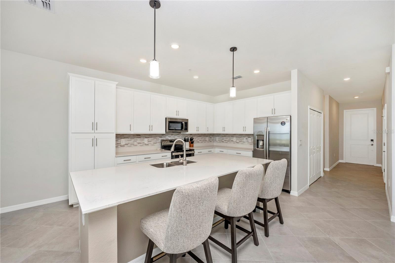 WELLEN PARK GOLF & COUNTRY CLUB - Residential Lease