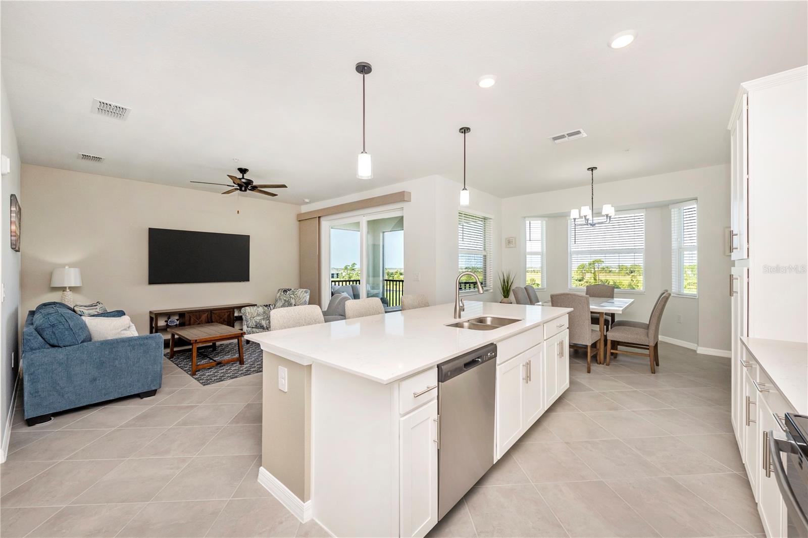 WELLEN PARK GOLF & COUNTRY CLUB - Residential Lease