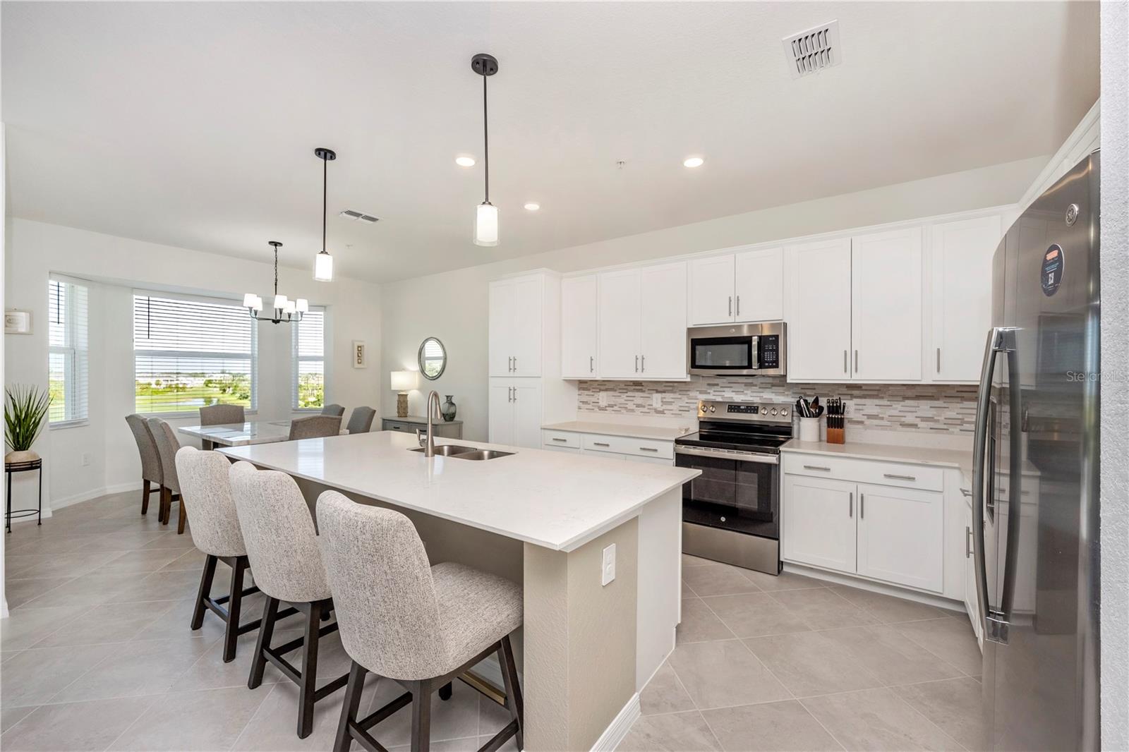 WELLEN PARK GOLF & COUNTRY CLUB - Residential Lease