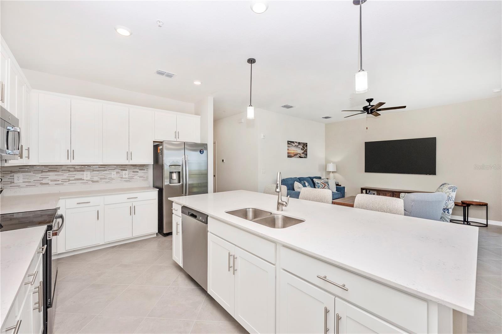 WELLEN PARK GOLF & COUNTRY CLUB - Residential Lease