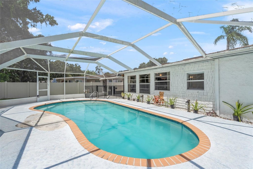 Photo of 4018 Dyer Lane, Sarasota, FL 34232 (MLS # N6145561)