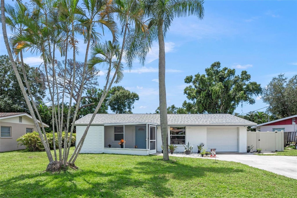 Photo of 4018 Dyer Lane, Sarasota, FL 34232 (MLS # N6145561)