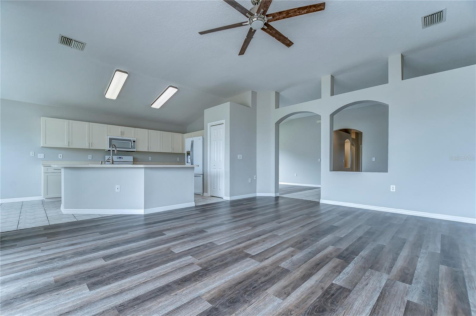 MEADOW POINTE PRCL 15 UNIT 02 REP - Residential Lease