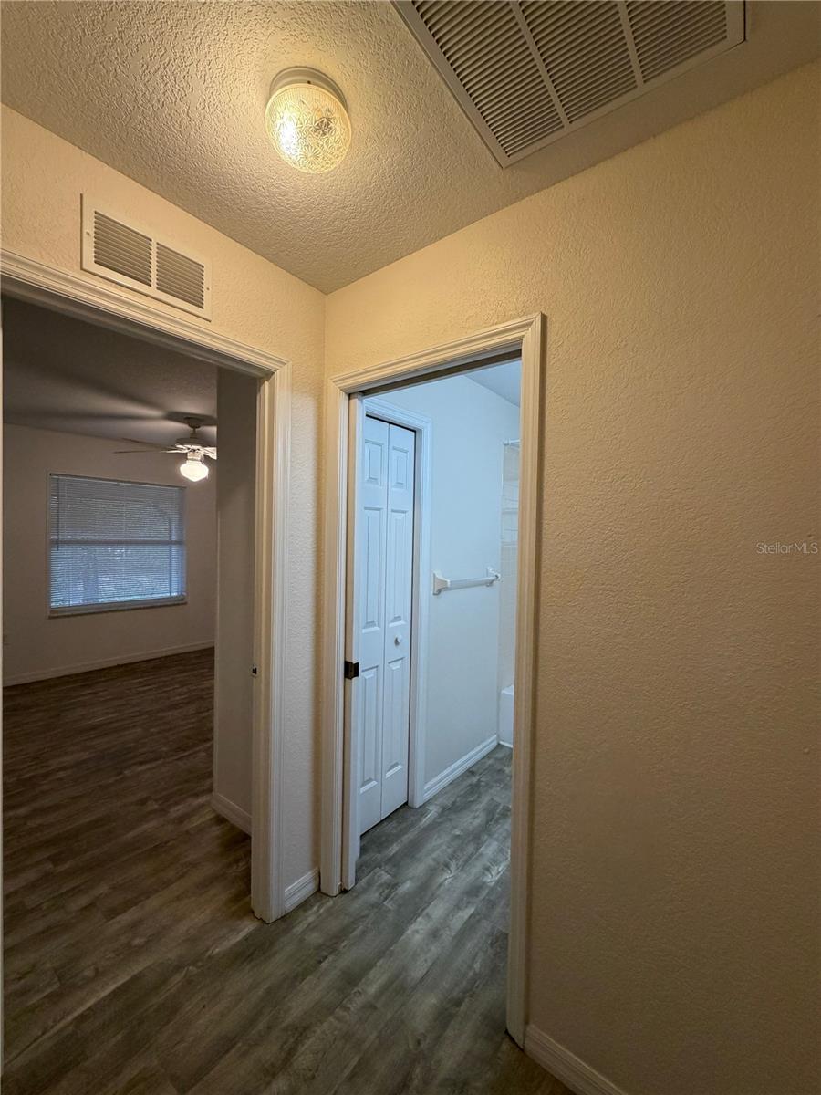 RAINBOW SPGS 05 REP - Residential Lease