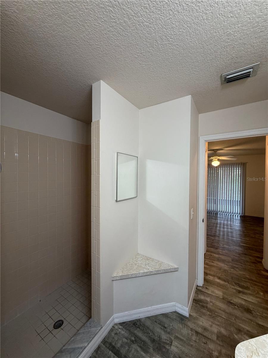 RAINBOW SPGS 05 REP - Residential Lease