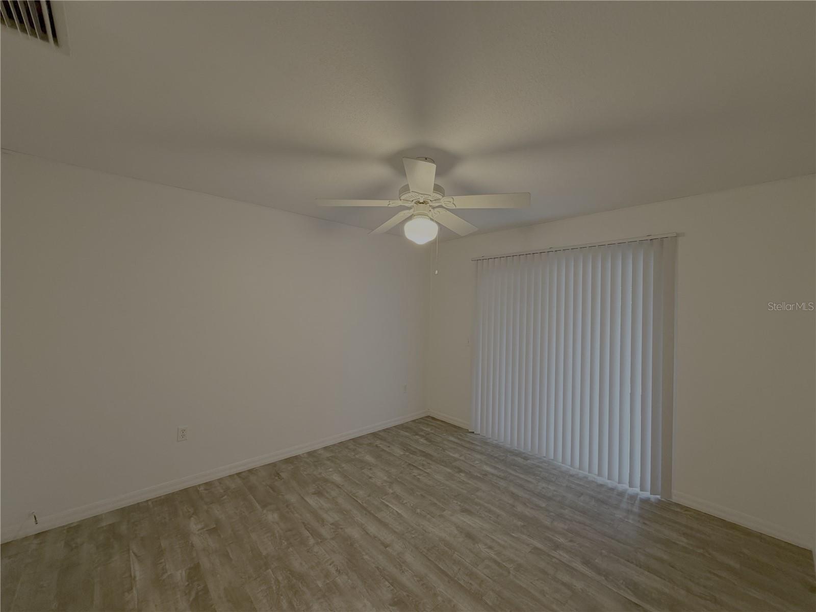 RAINBOW SPGS 05 REP - Residential Lease