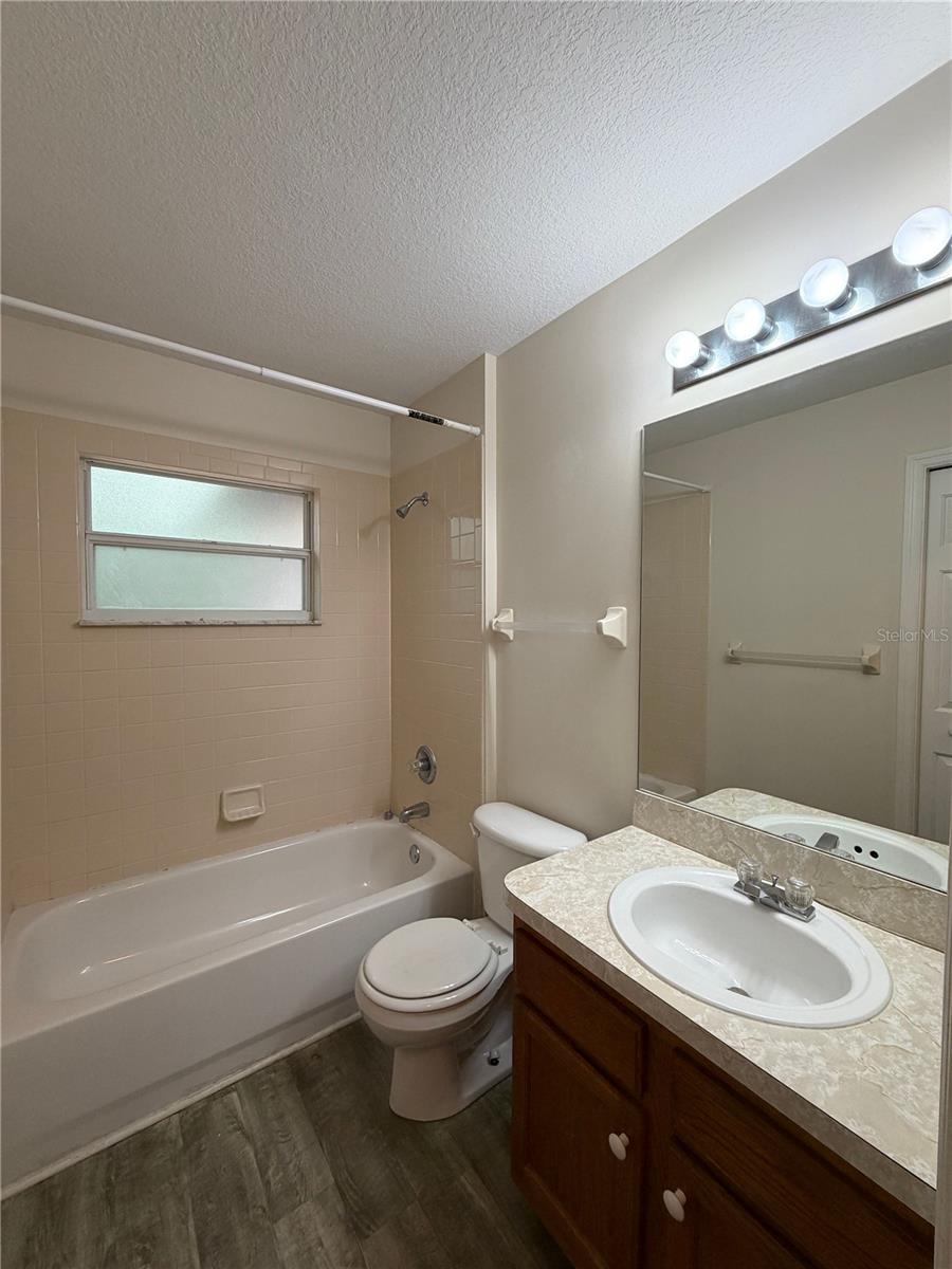 RAINBOW SPGS 05 REP - Residential Lease