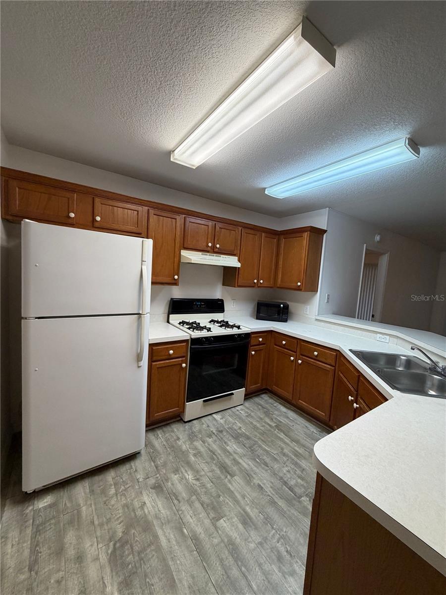 RAINBOW SPGS 05 REP - Residential Lease