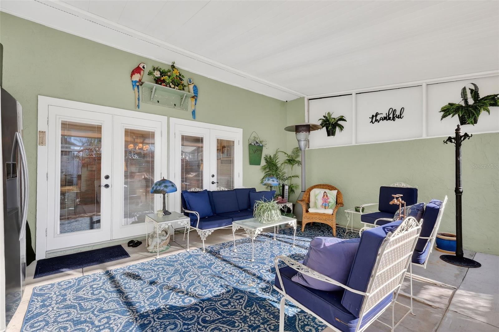 LEESBURG OAKS LEESBURG CONDO PH 01 - Residential