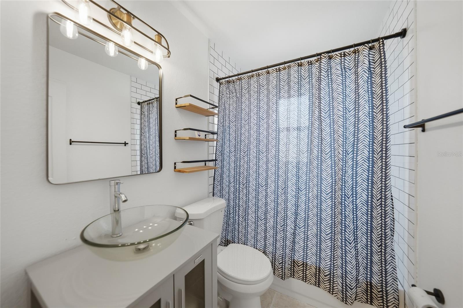 TEE & GREEN ESTATES - Residential