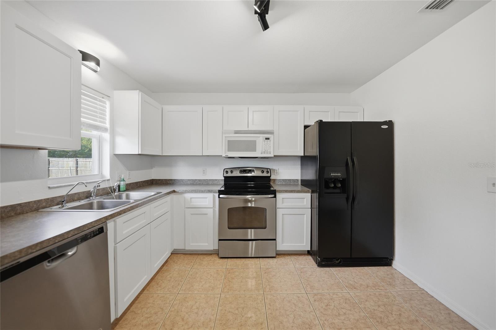 TEE & GREEN ESTATES - Residential