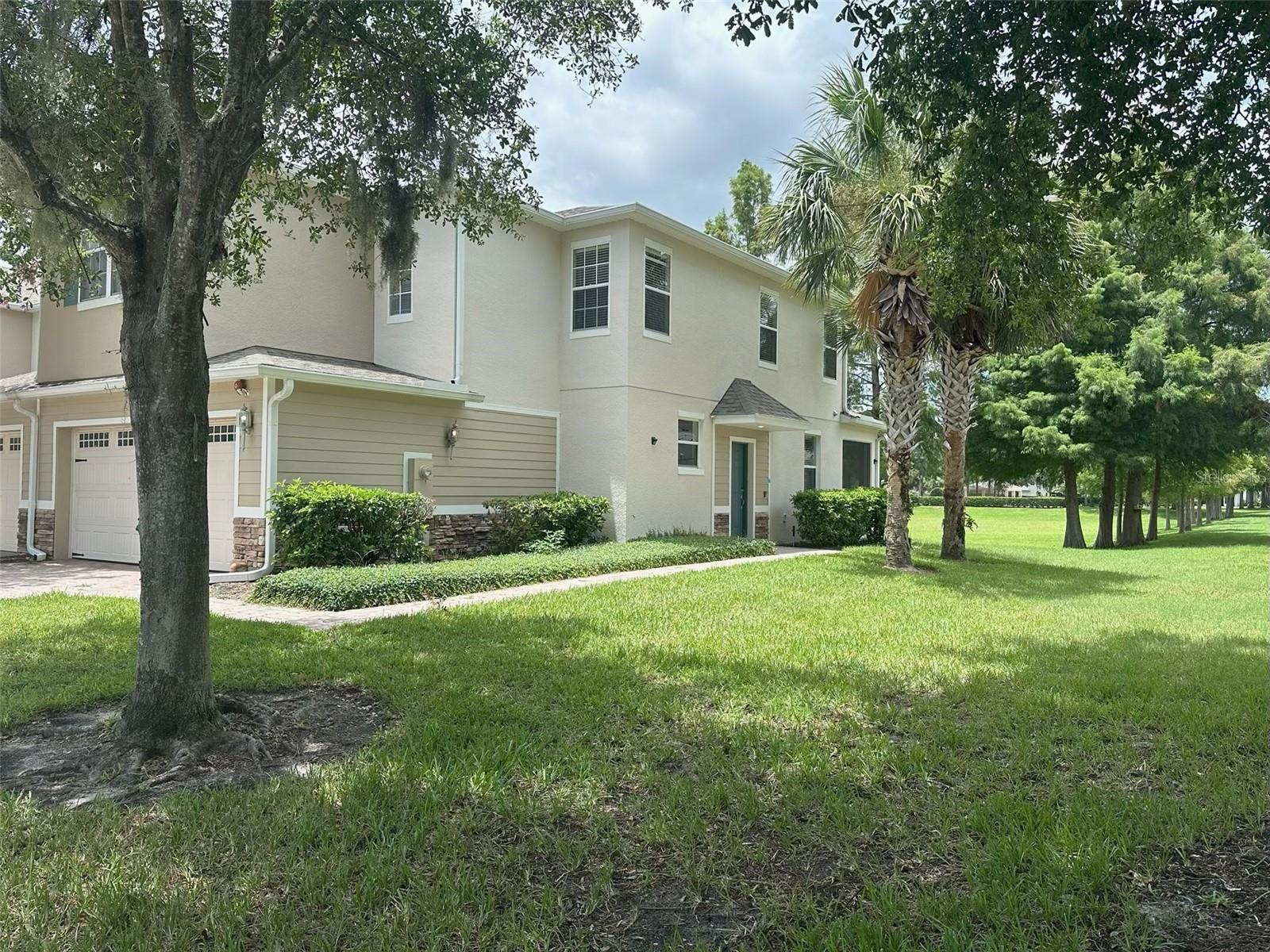 1122 PRIORY CIRCLE