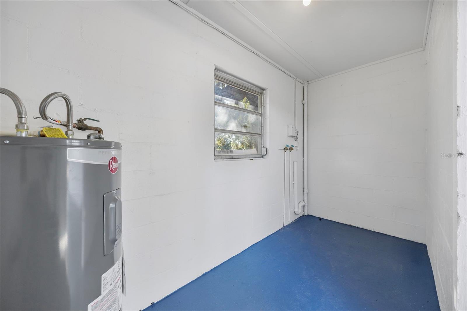 MEADOW LAWN 11TH ADD - Residential