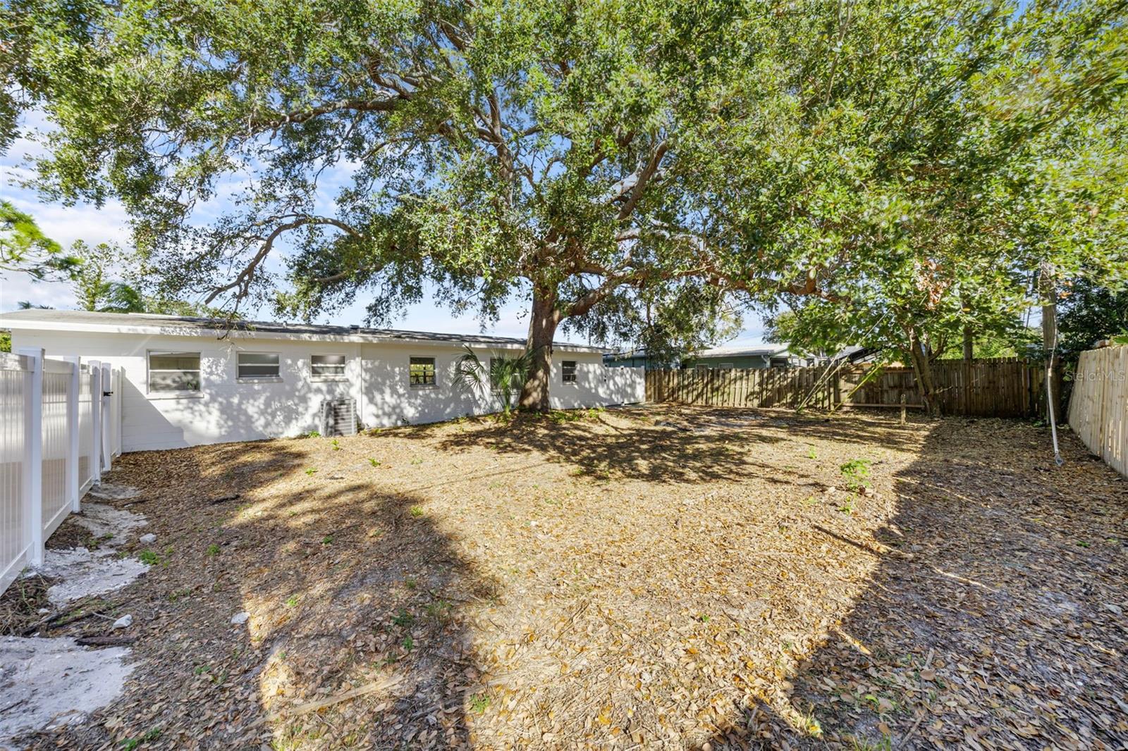 MEADOW LAWN 11TH ADD - Residential