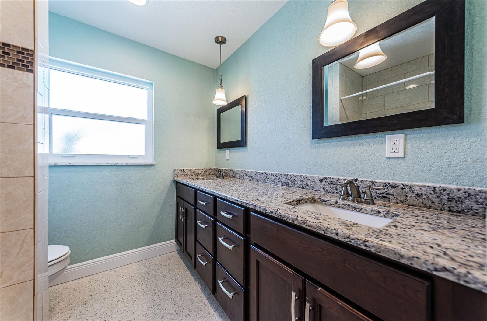 YACHT CLUB ESTATES - Residential