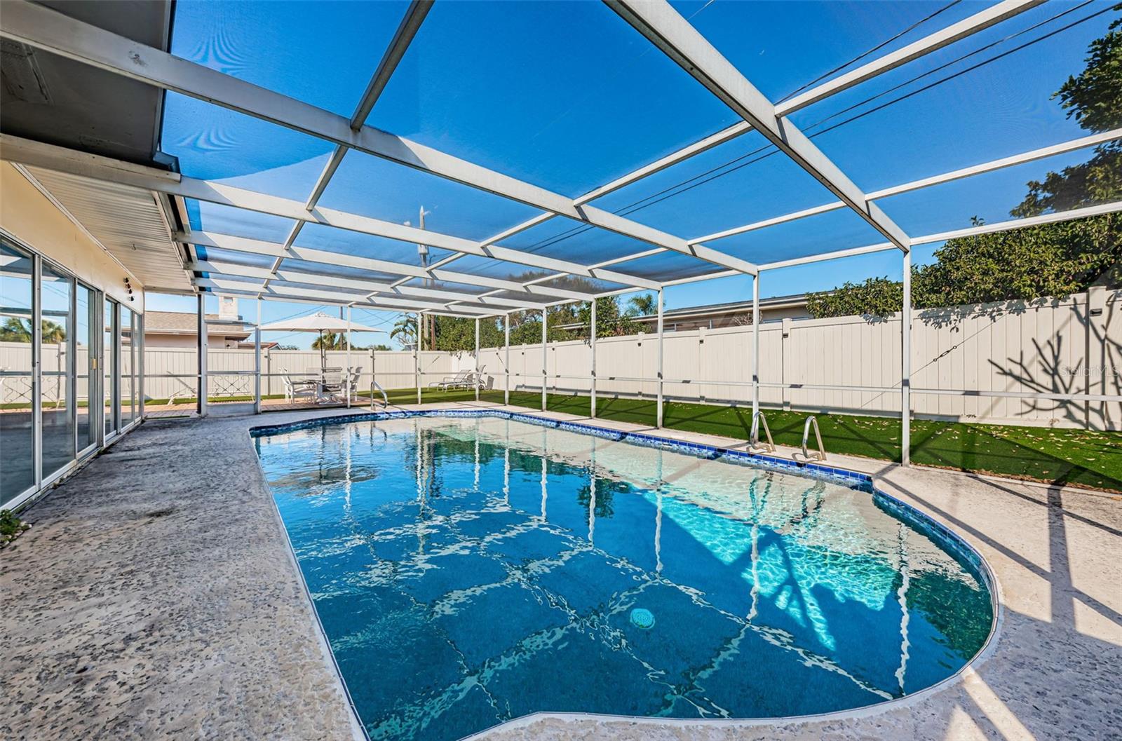 YACHT CLUB ESTATES - Residential