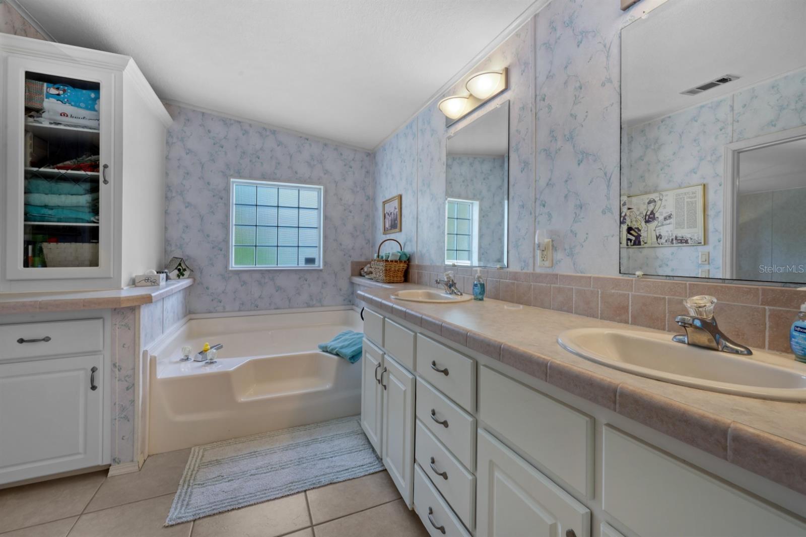 MAPLE LEAF ESTATES - Residential