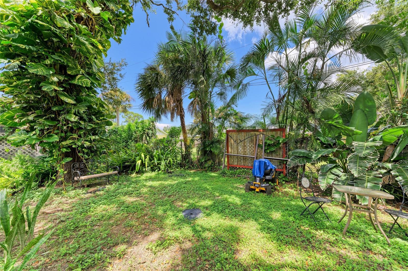 SOUTH VENICE - Residential