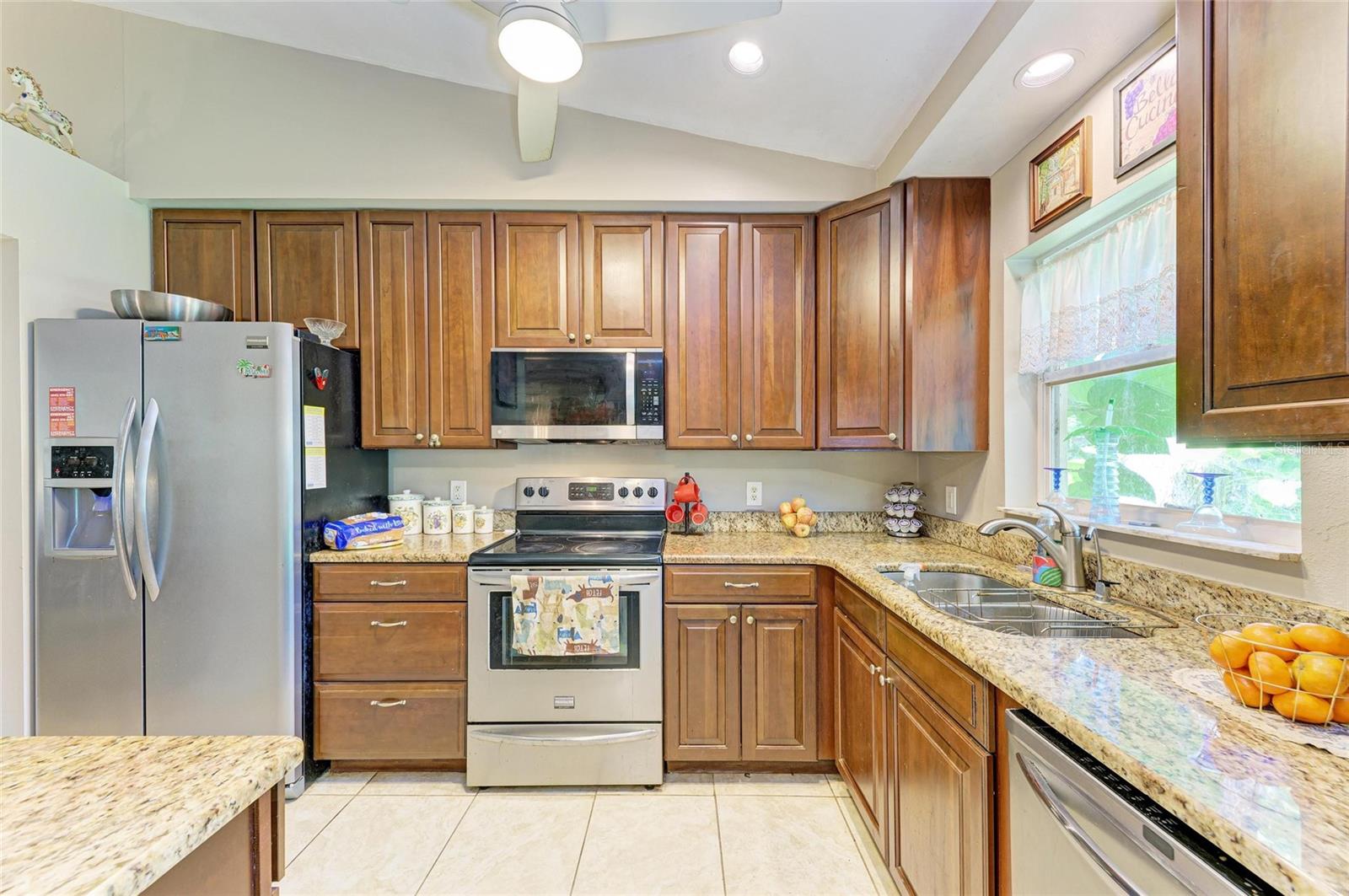 SOUTH VENICE - Residential