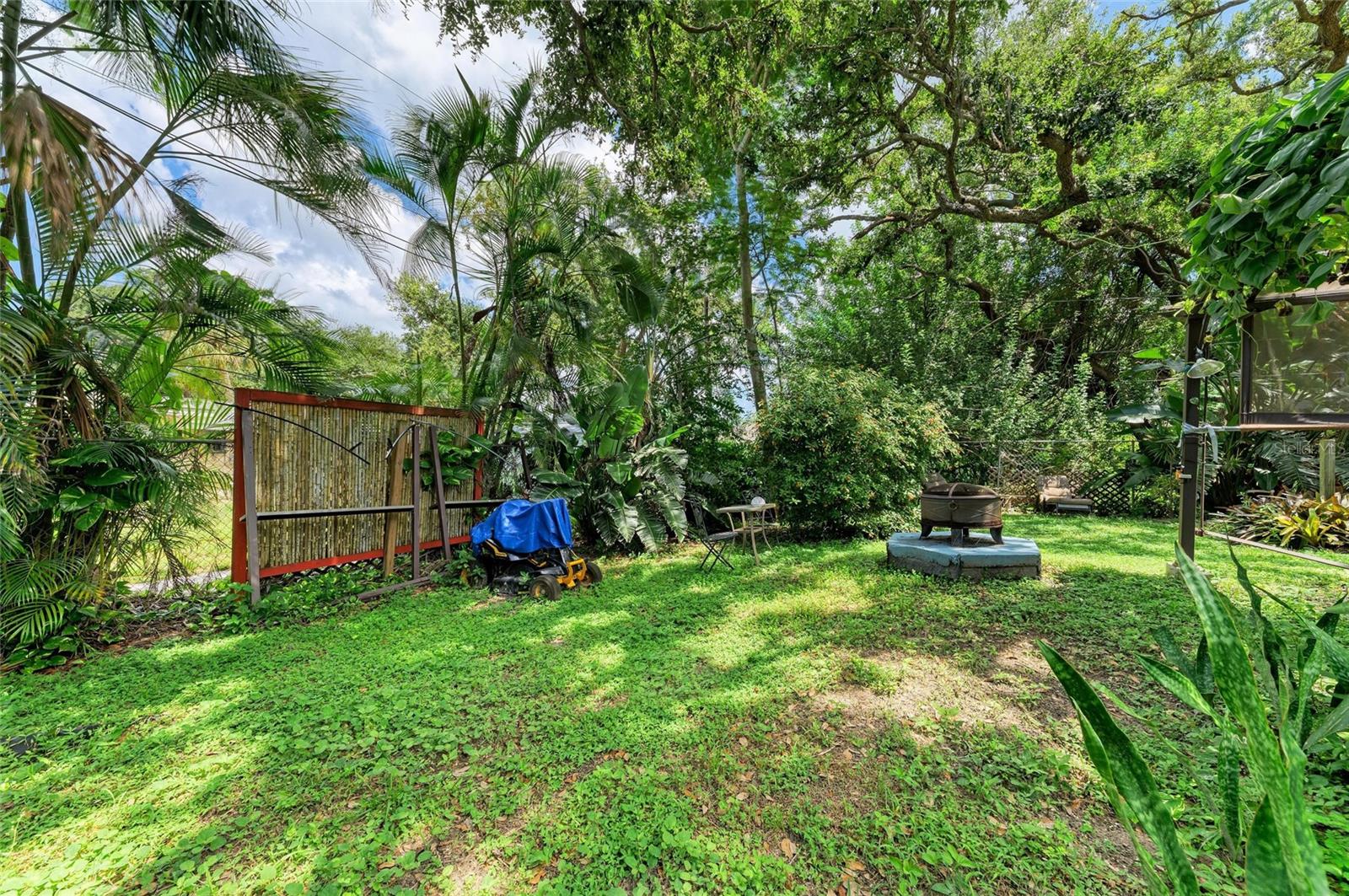 SOUTH VENICE - Residential