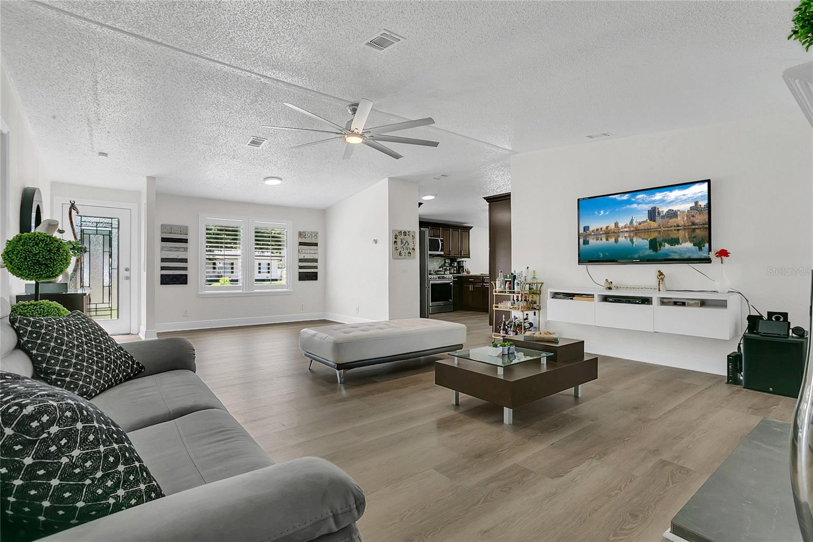 3173 WAKE UP COURT