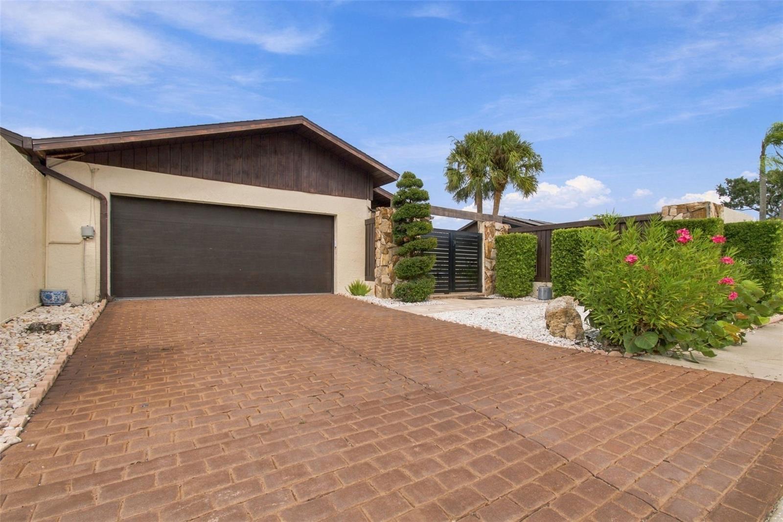 5041 PALOMA DRIVE