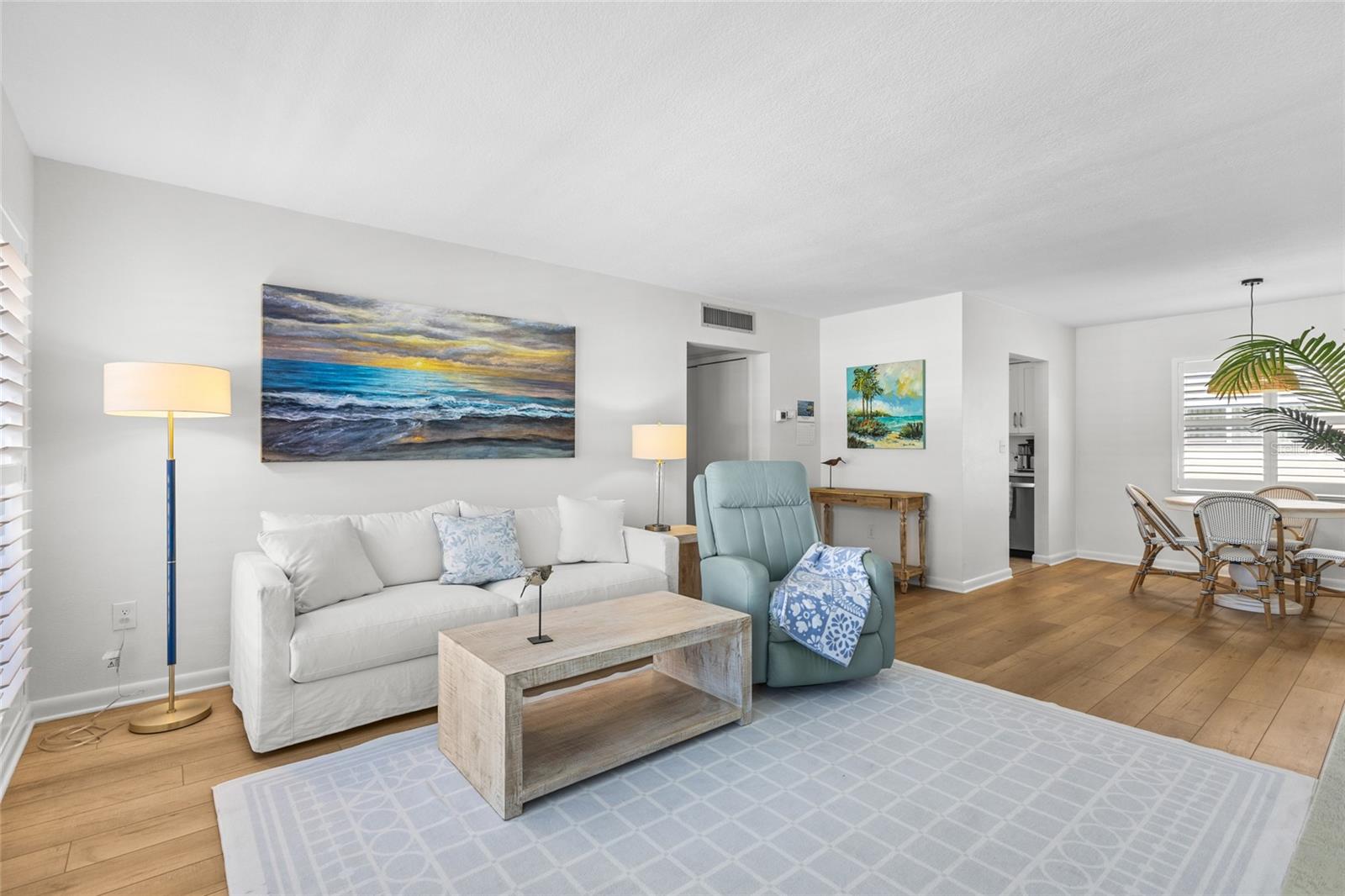 521 W VENICE AVENUE 16