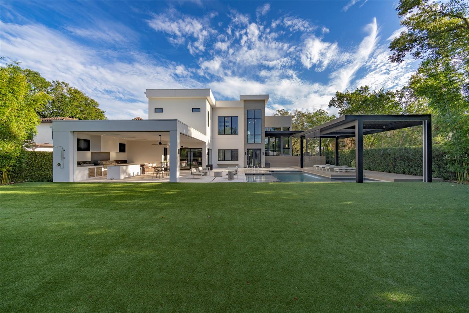 BEVERLY SHORES - Residential Lease