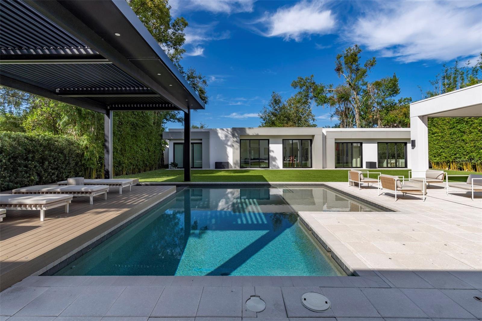 BEVERLY SHORES - Residential Lease