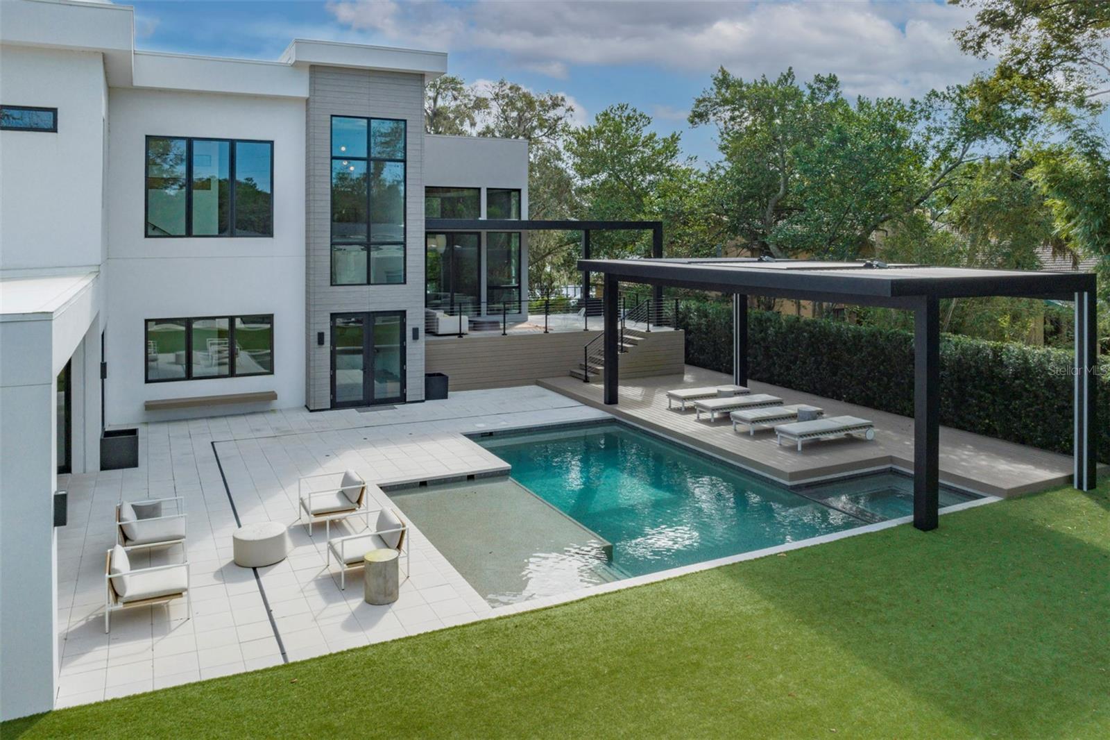 BEVERLY SHORES - Residential Lease