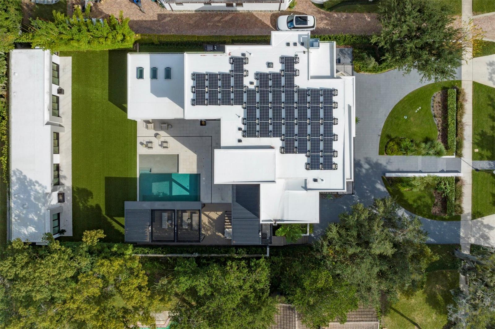 BEVERLY SHORES - Residential Lease