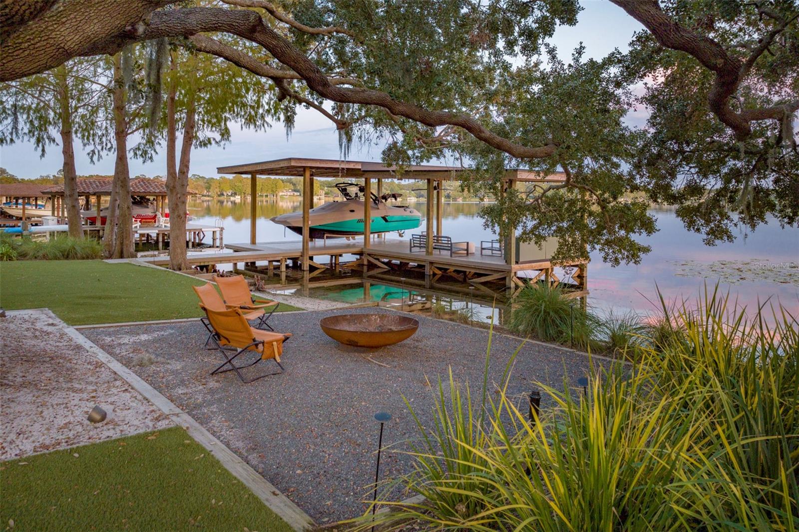 BEVERLY SHORES - Residential Lease