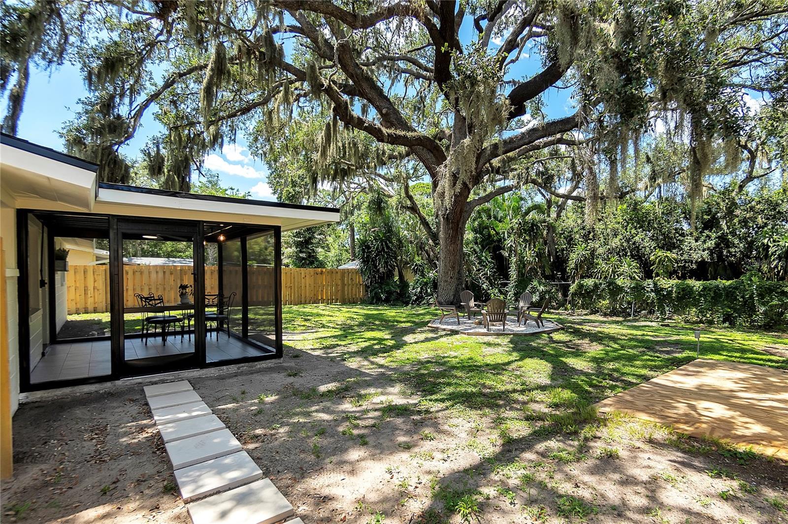 SARASOTA SPGS - Residential