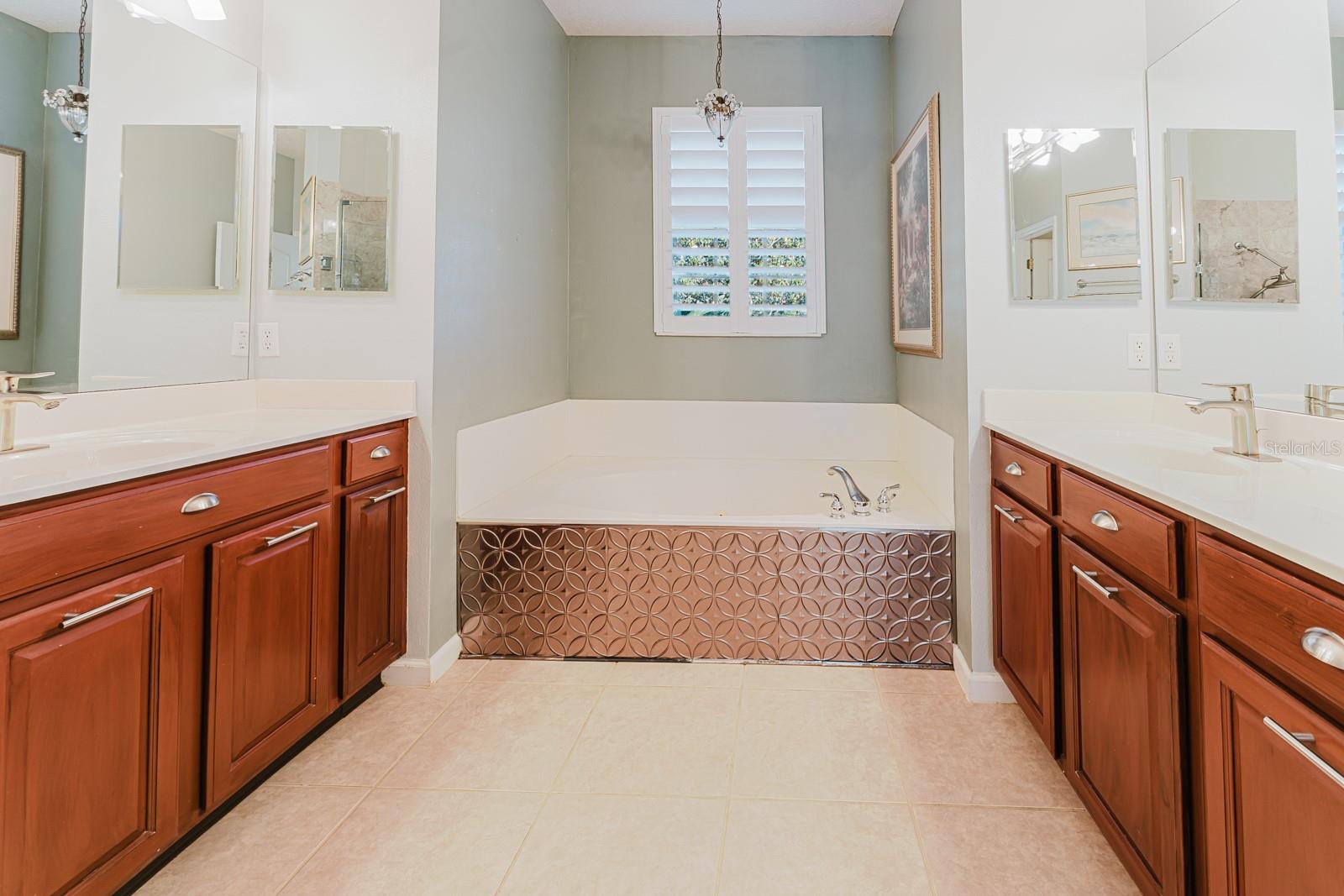 ROCK SPGS RIDGE PH 04-A 51 137 - Residential