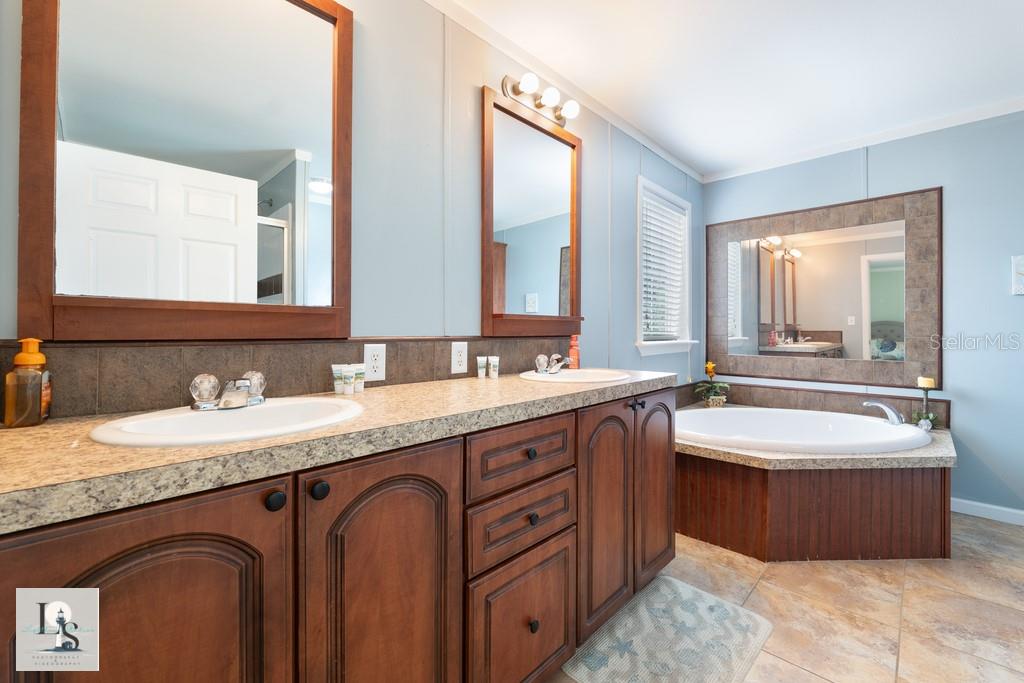 ACREAGE & UNREC - Residential