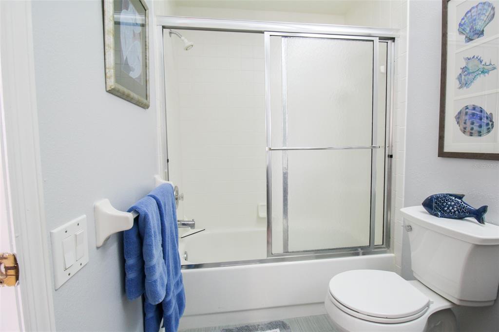 OAKBROOKE I AT RIVER CLUB NORTH - Residential Lease