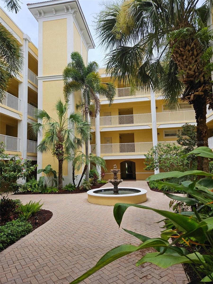 255 W END DRIVE 4308
