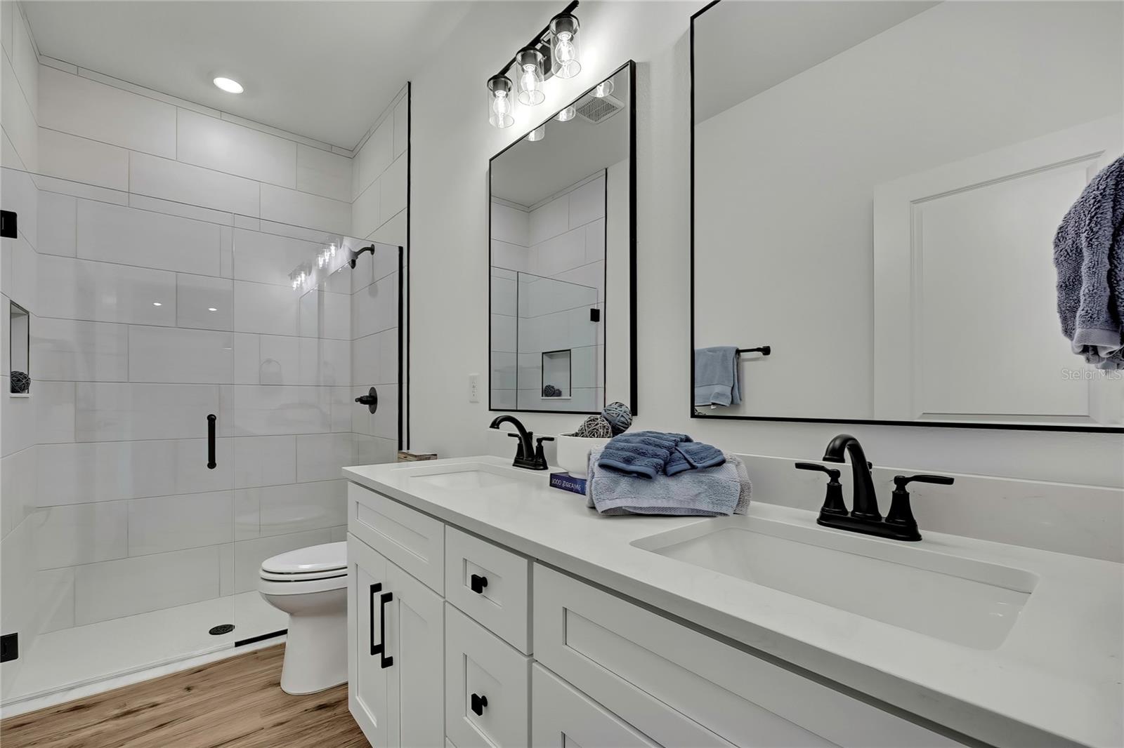 ROYAL HIGHLANDS - Residential