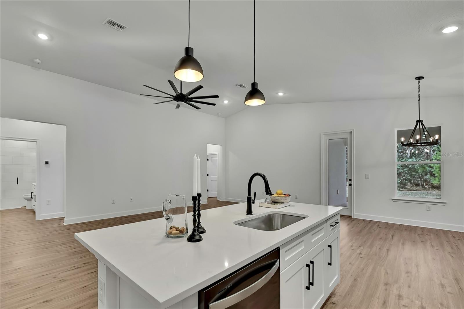 ROYAL HIGHLANDS - Residential