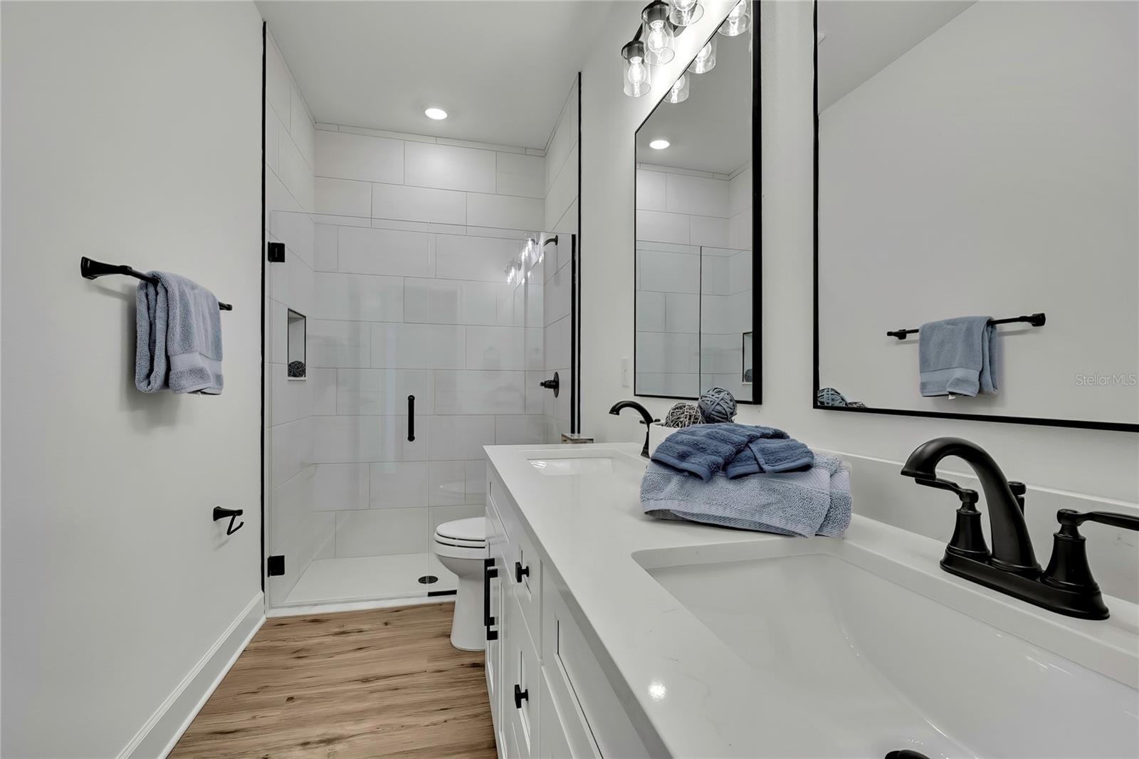 ROYAL HIGHLANDS - Residential