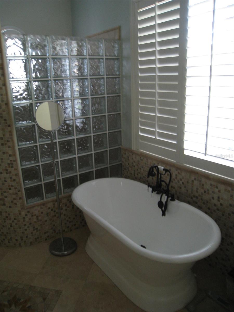 BUCKINGHAM ESTATES - Residential