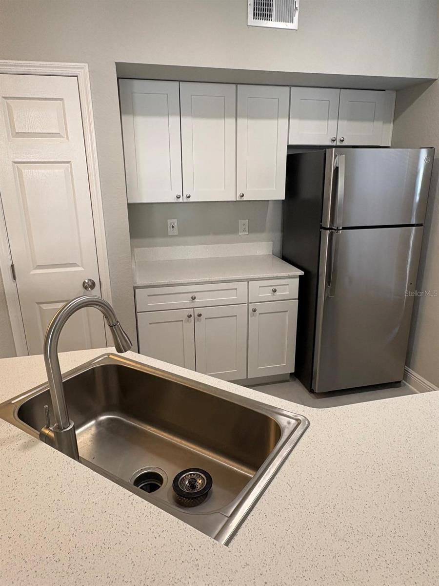 AZUR/METROWEST - Residential Lease