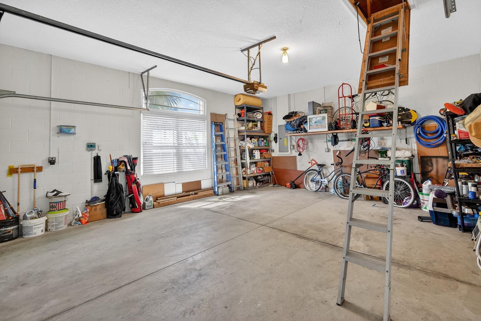 COUNTRY CLUB COVE SEC 14 - Residential