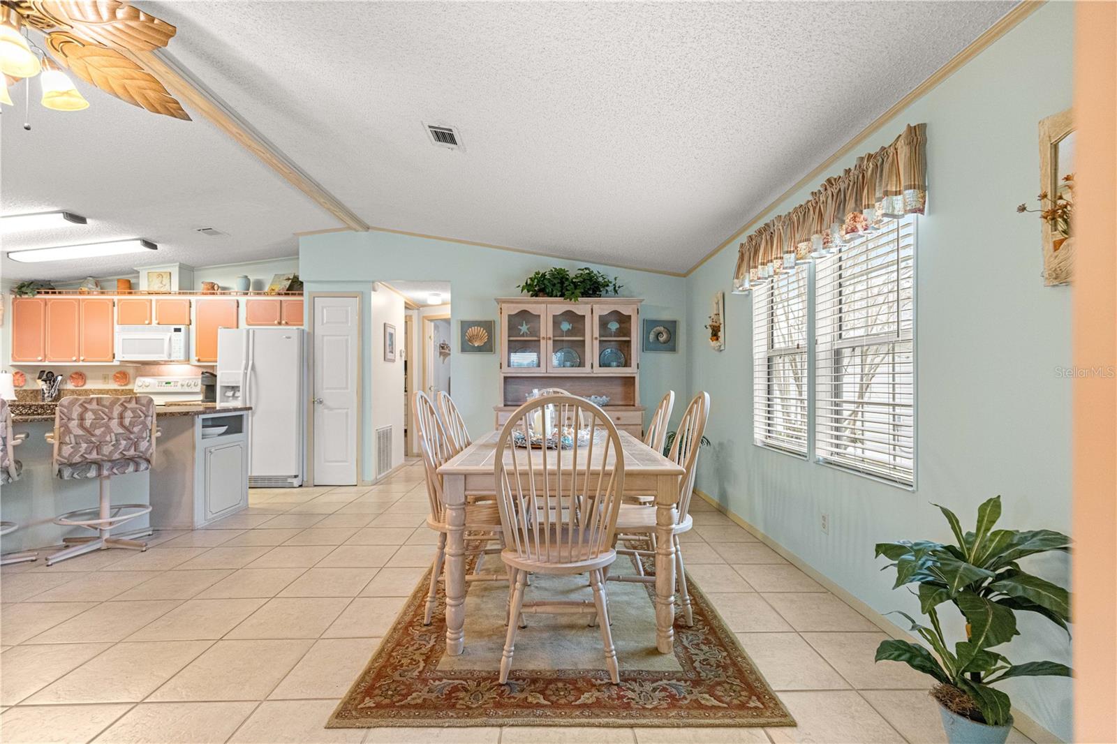 LADY LAKE ORANGE BLOSSOM GARDENS UNIT 08 - Residential