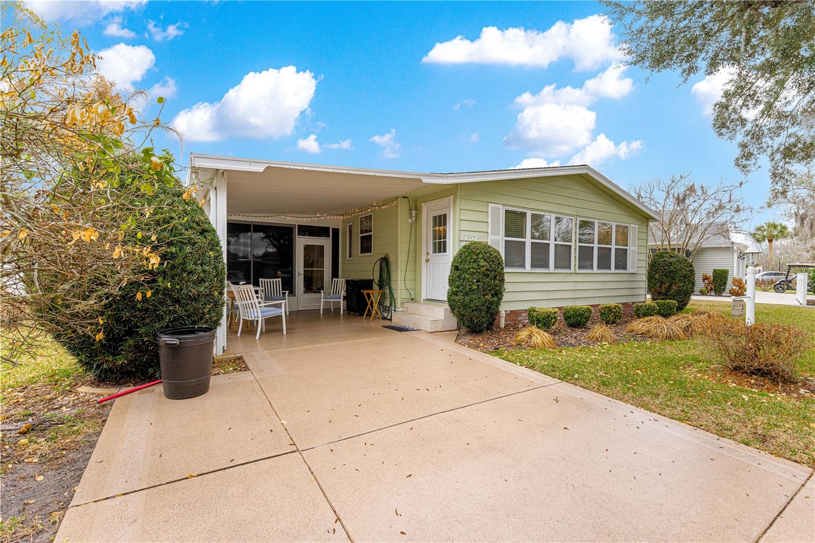 LADY LAKE ORANGE BLOSSOM GARDENS UNIT 08 - Residential