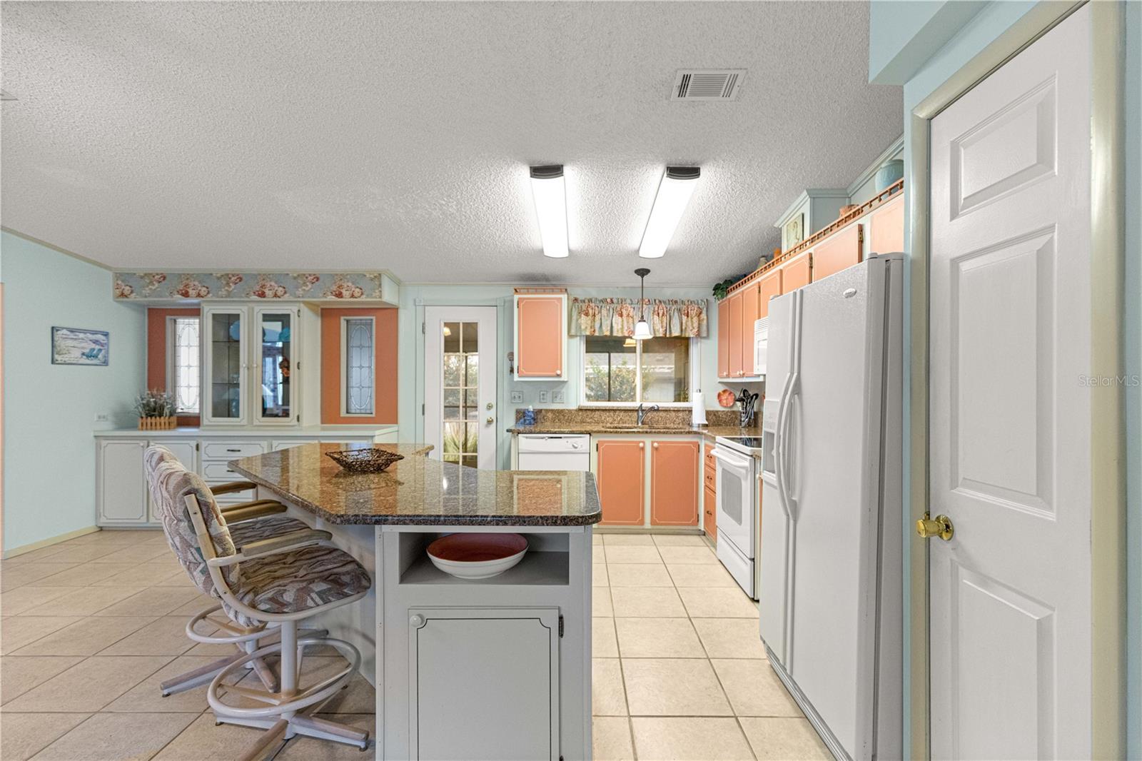 LADY LAKE ORANGE BLOSSOM GARDENS UNIT 08 - Residential