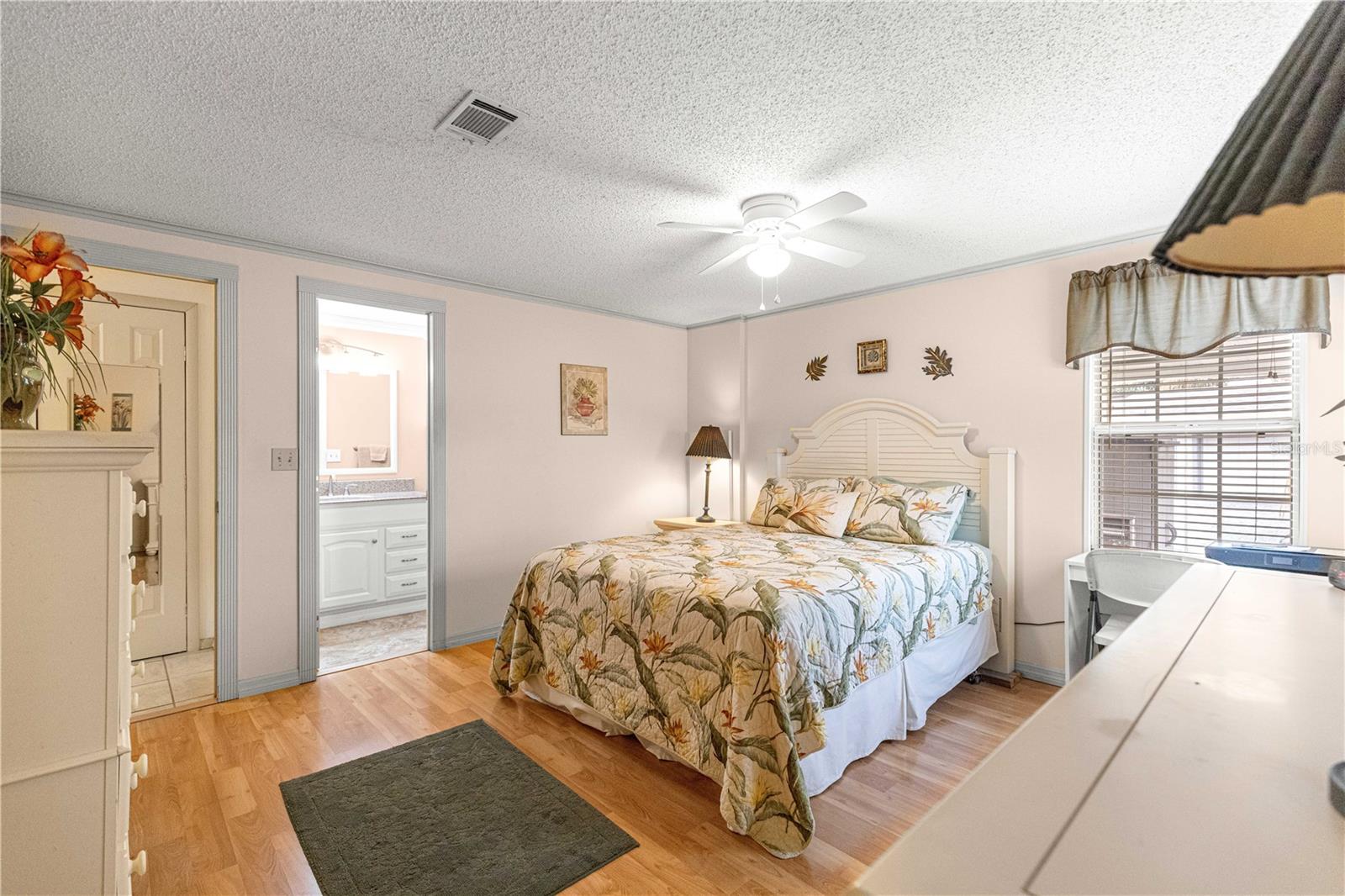 LADY LAKE ORANGE BLOSSOM GARDENS UNIT 08 - Residential